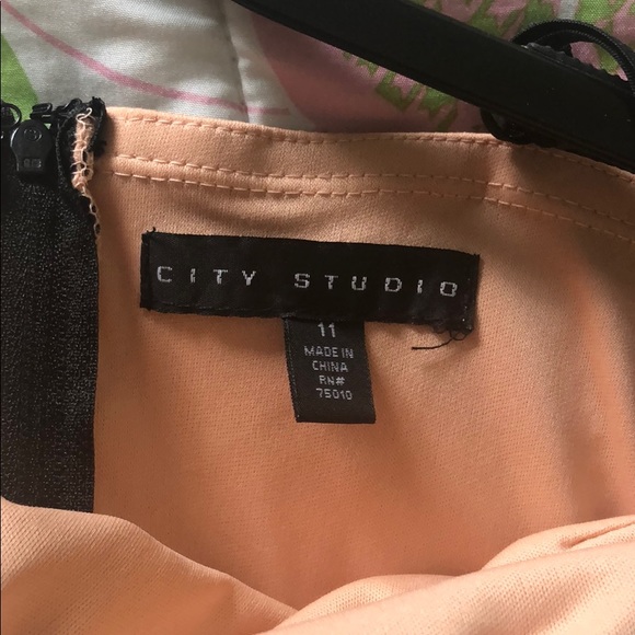 Black and Nude Sequined Formal Dress SIZE 11 - Picture 6 of 6